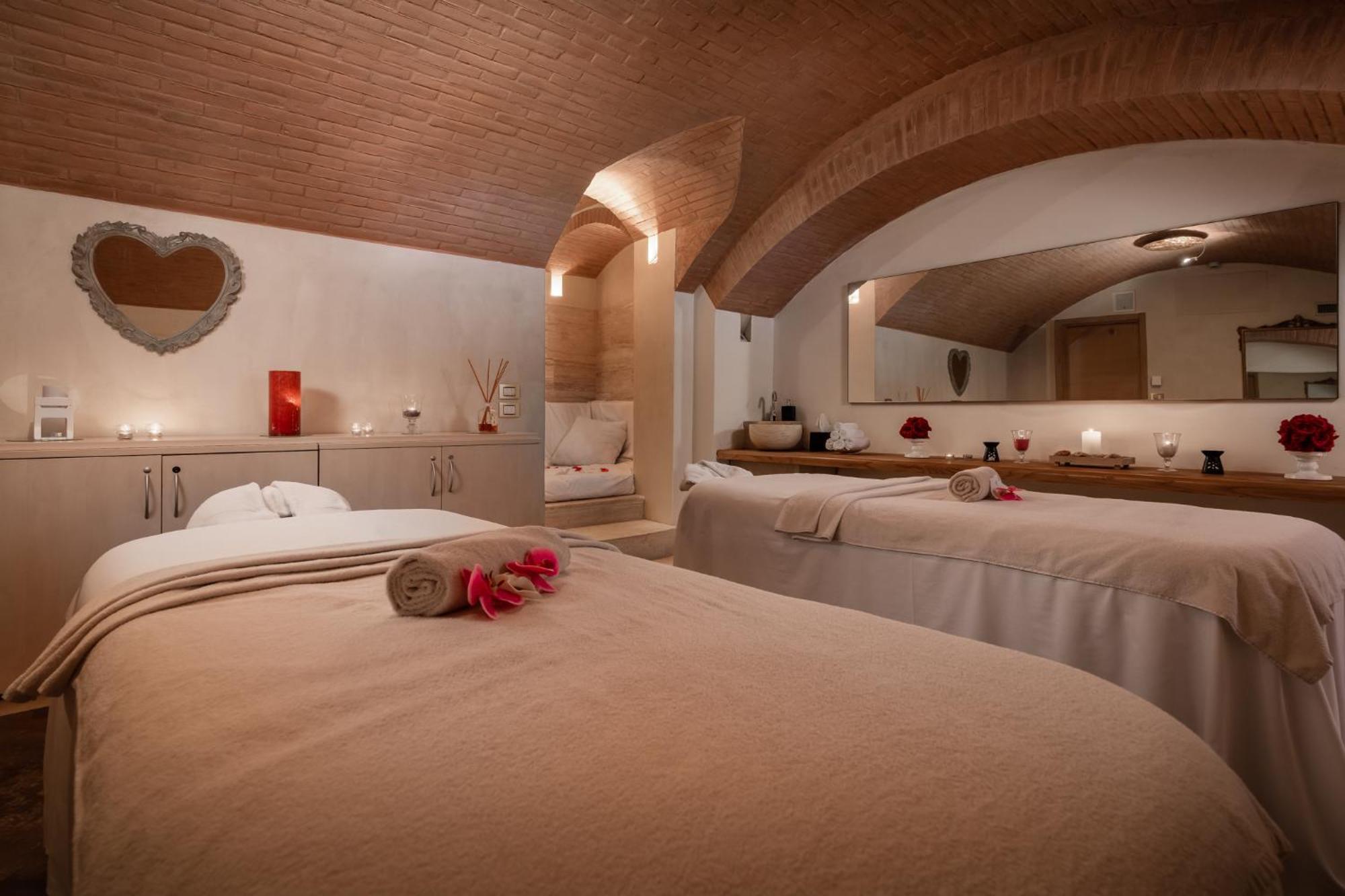 Castello Di Velona Resort, Thermal & Winery 5* Montalcino